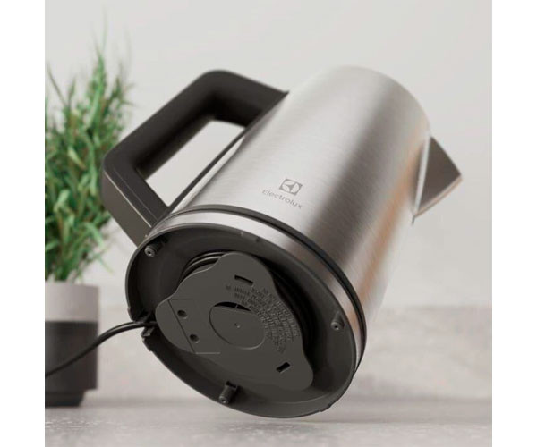 Электрочайник Electrolux стальной 1,7 л купить