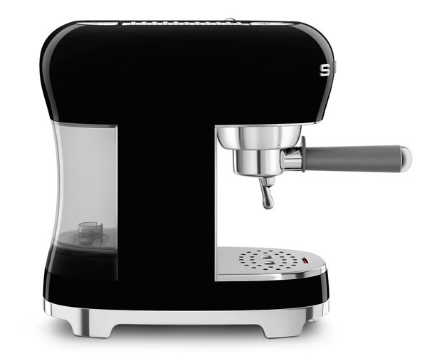 Кофеварка SMEG ECF02BLEU черная особенности