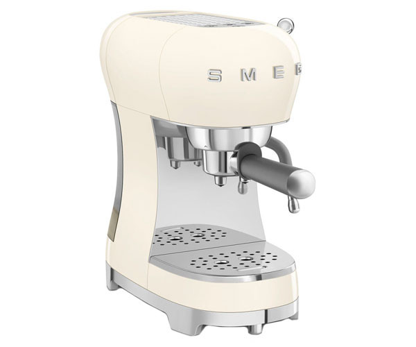 Кофеварка SMEG ECF02CREU кремовая