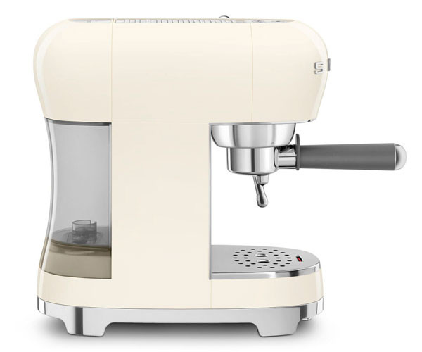 Кофеварка SMEG ECF02CREU кремовая особенности