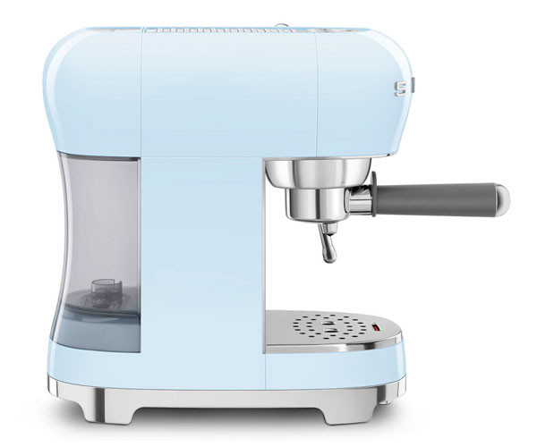 Кофеварка SMEG ECF02PBEU голубая особенности