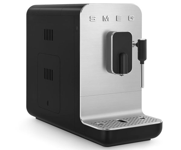 Кофемашина SMEG BCC12BLMEU черная особенности
