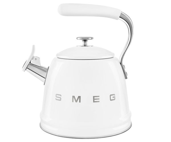 Чайник со свистком SMEG WKF01WH белый 2,3 л