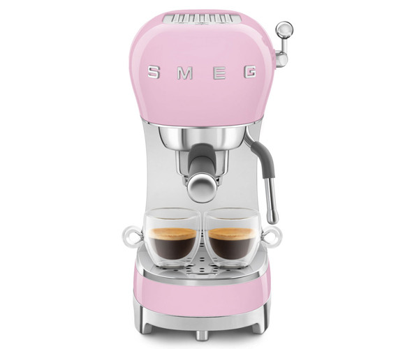Кофеварка SMEG ECF02PKEU розовая особенности