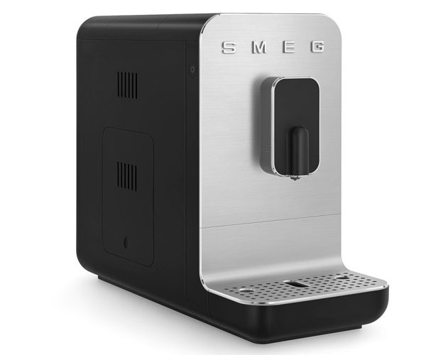 Кофемашина SMEG BCC11BLMEU черная цена